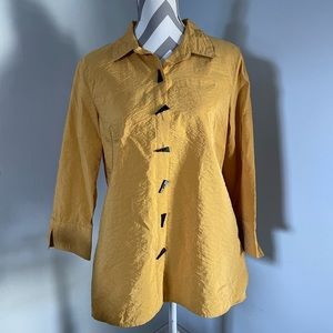 Multiples shimmery button up. Size medium.
